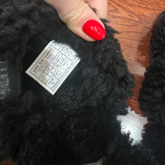 BNIB UGG Women Maxi Curly Scuffetta Slippers Sheepskin Fur Sandals Black Size 7 - Picture 13 of 14